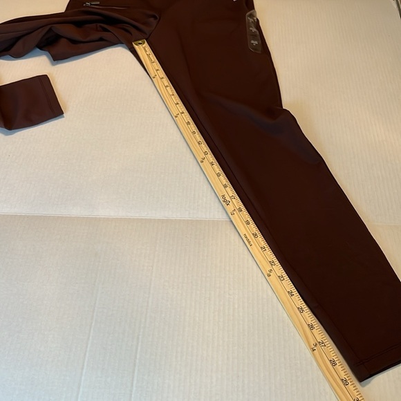 NWT SO Women's Juniors High Rise Maroon Leggings with Zipper Pockets Size M - Picture 5 of 12